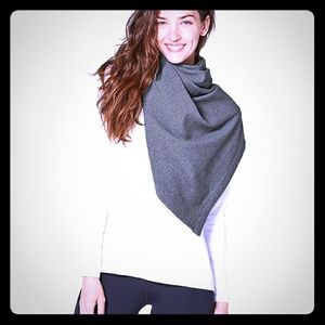 🍋NWT Lululemon Vinyasa Scarf Rulu 🍋Solid Grey